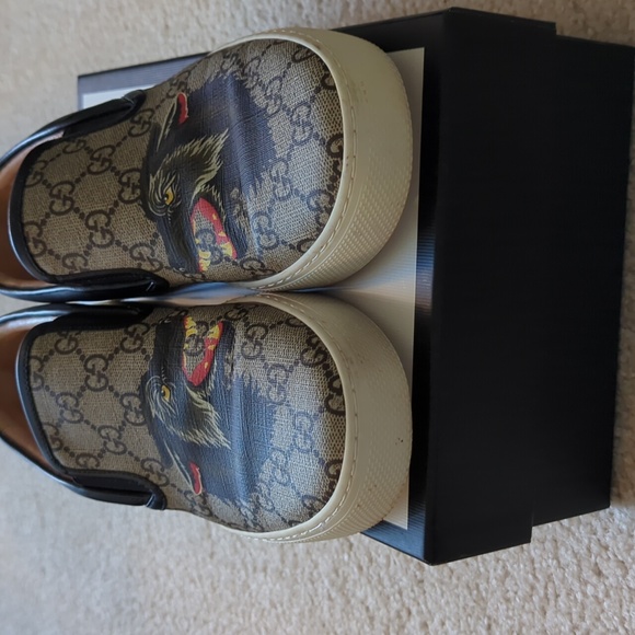 Gucci Board Wolf Slip On Sneaker size 7 - Picture 8 of 9